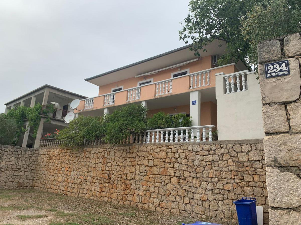 Apartmani Spomenka Селине Екстериор снимка