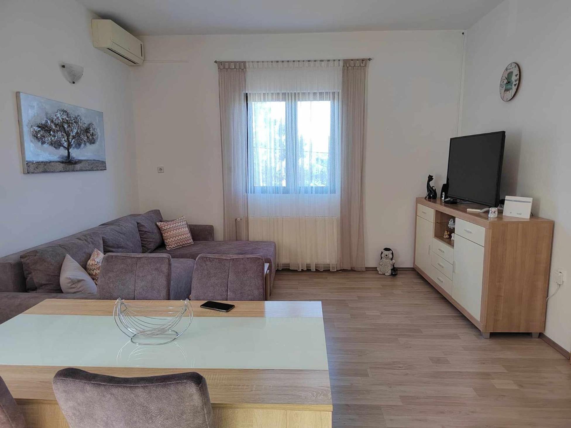 Apartmani Spomenka Селине Екстериор снимка
