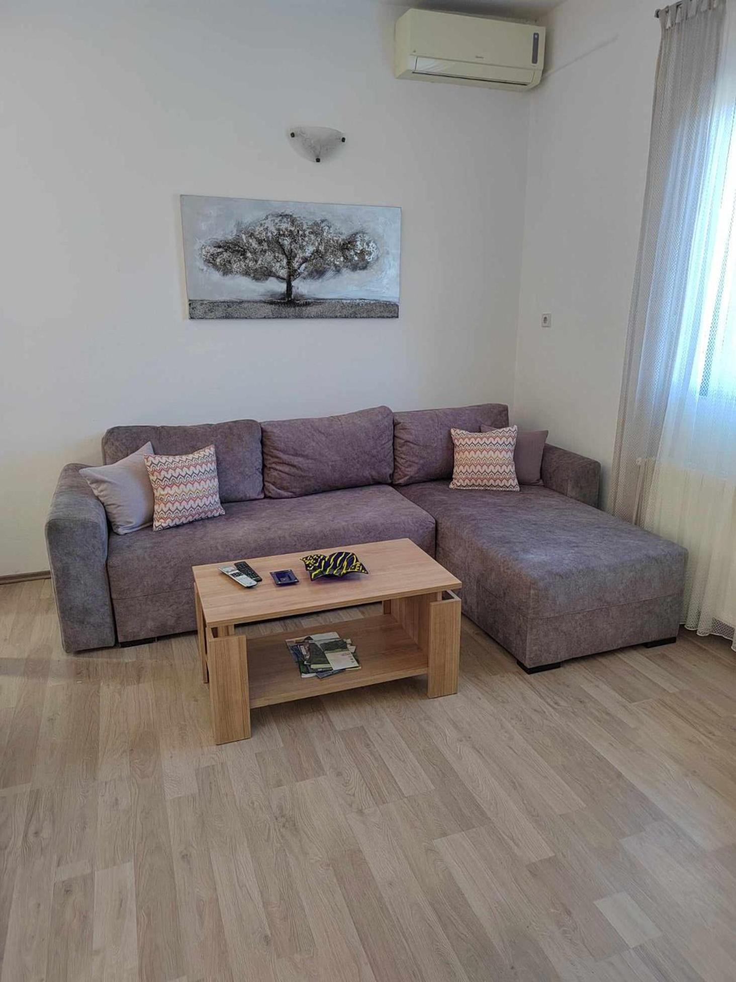 Apartmani Spomenka Селине Екстериор снимка