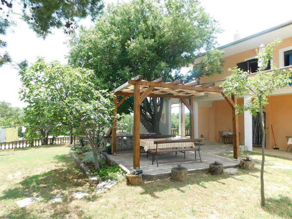 Apartmani Spomenka Селине Екстериор снимка