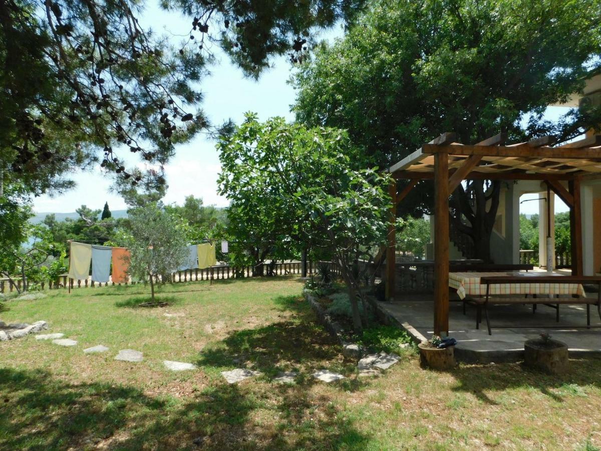 Apartmani Spomenka Селине Екстериор снимка