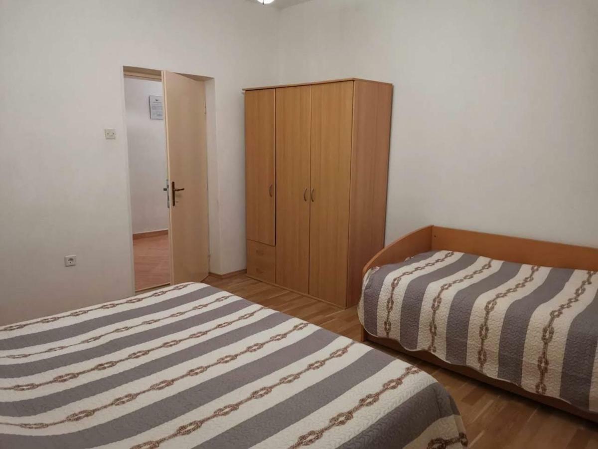 Apartmani Spomenka Селине Екстериор снимка