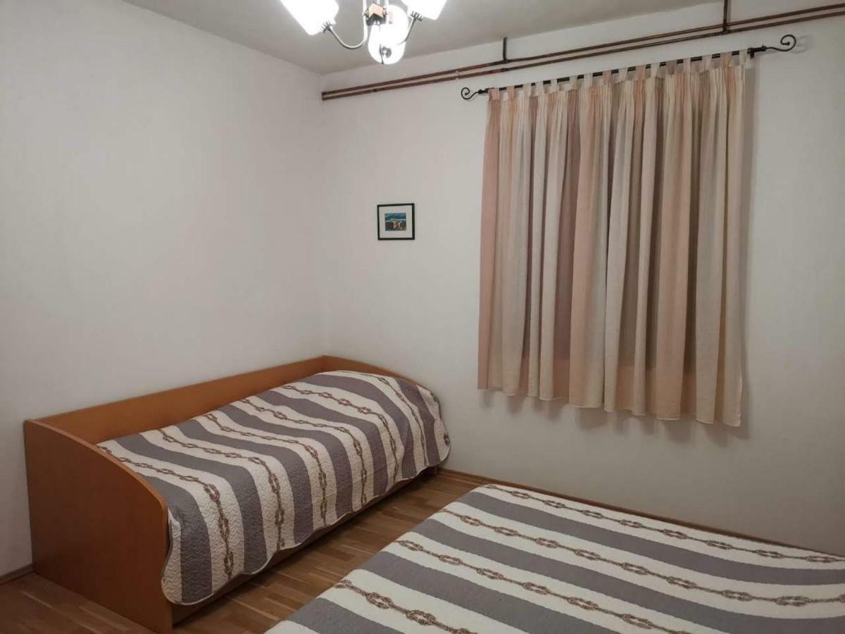 Apartmani Spomenka Селине Екстериор снимка
