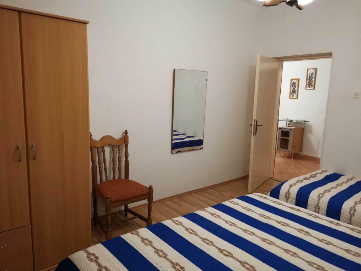 Apartmani Spomenka Селине Екстериор снимка