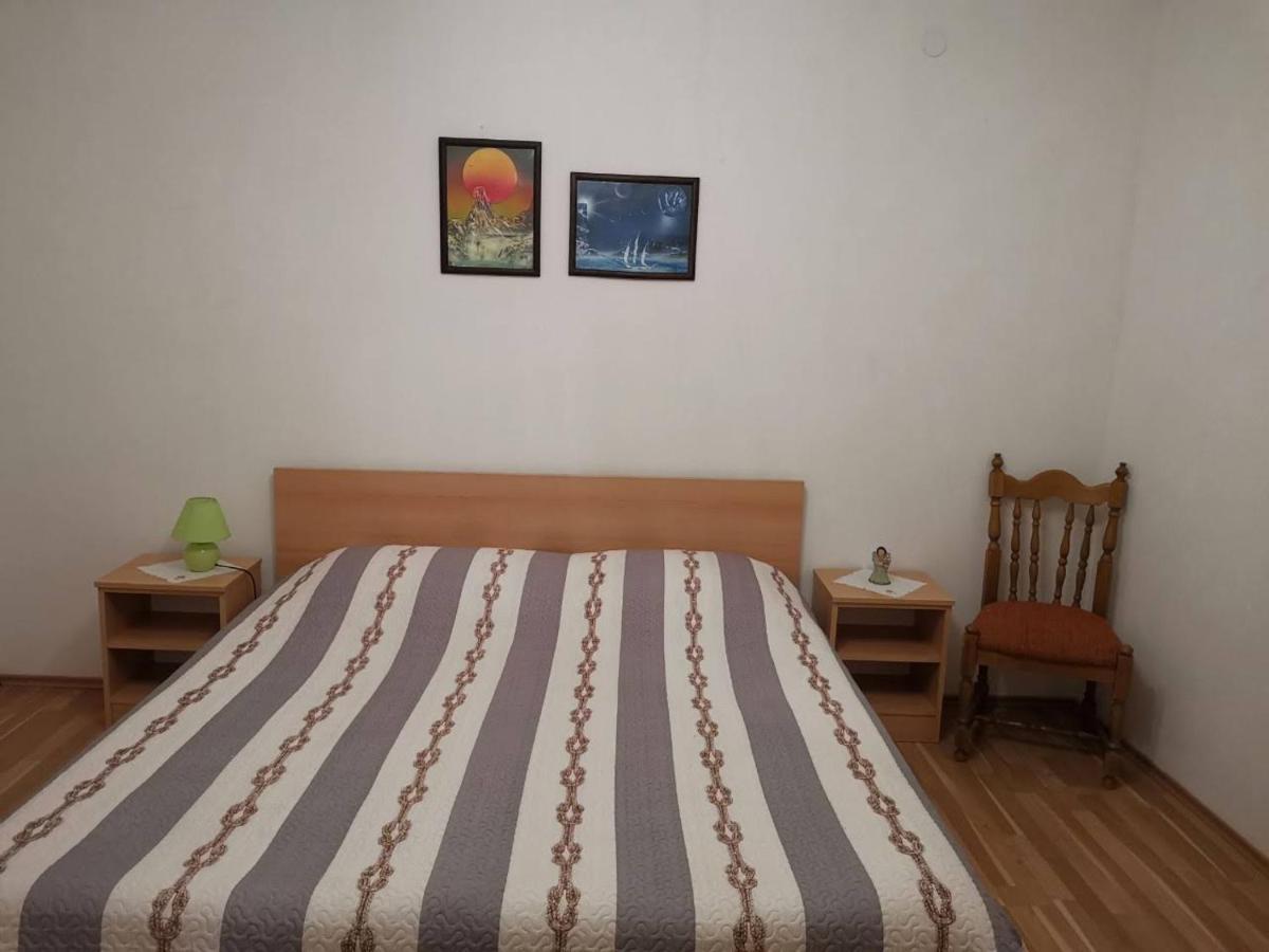 Apartmani Spomenka Селине Екстериор снимка